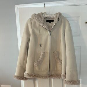Faux Shearling, Hood. Mid-length. Cream/Ivory. Zipper. Women’s M Jones New York